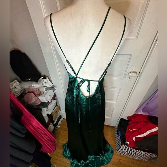 NWTs Lovers + Friends Britt Dress Gown Medium - Picture 5 of 13